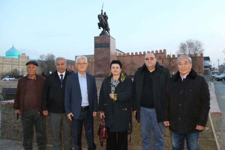 КОНФЕРЕНЦИЯ ҚАТЫСУШЫЛАРЫ ШАҺАРДЫҢ КӨРІКТІ ЖЕРЛЕРІМЕН ТАНЫСТЫ