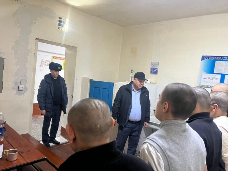 ЖАЗАСЫН ӨТЕУШІЛЕРДІҢ ЖАҒДАЙЫМЕН ТАНЫСТЫ