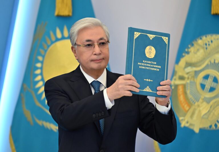 ПРЕЗИДЕНТ ЖАРЛЫҚҚА ҚОЛ ҚОЙДЫ
