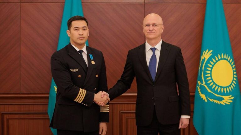 АВИАЦИЯ САЛАСЫНЫҢ ӨКІЛДЕРІ МАРАПАТТАЛДЫ