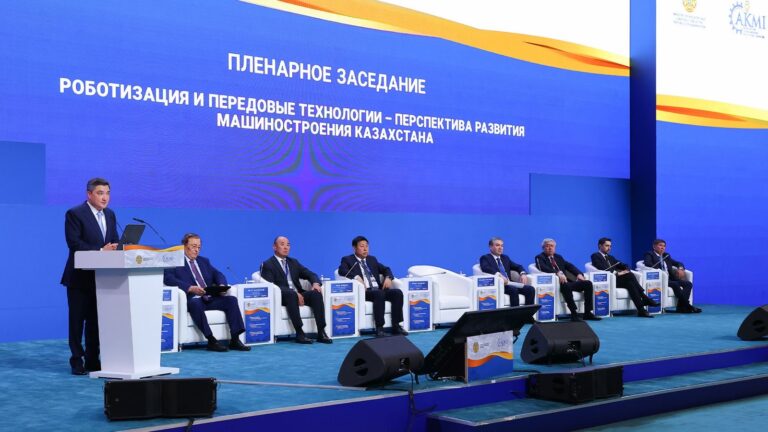 ҮКІМЕТ БАСШЫСЫ МАШИНА ЖАСАУШЫЛАР ФОРУМЫНДА СӨЗ СӨЙЛЕДІ