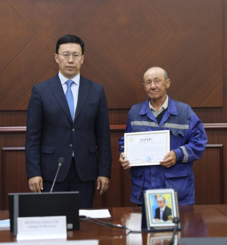 САЛА ҚЫЗМЕТКЕРЛЕРІ МАРАПАТТАЛДЫ