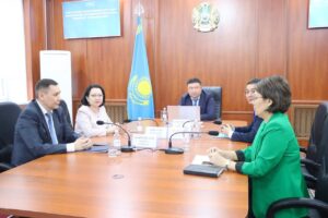 МЕМЛЕКЕТТІК ҚЫЗМЕТТЕГІ ЗАҢДЫЛЫҚ ПЕН ӘДЕП НОРМАЛАРЫН САҚТАУ МӘСЕЛЕЛЕРІ ҚАРАЛДЫ