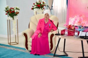 ЛИРИКА ӘЛЕМІНІҢ ШАМШЫРАҒЫ: ҚАТИРА ЖӘЛЕНОВАҒА ҚҰРМЕТ