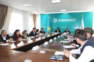 ПАРТИЯ АЛАҢЫНДА ЖОЛ ҚАУІПСІЗДІГІ МЕН ЖОЛ-КӨЛІК ОҚИҒАЛАРЫНЫҢ АЛДЫН АЛУ МӘСЕЛЕСІ ТАЛҚЫЛАНДЫ