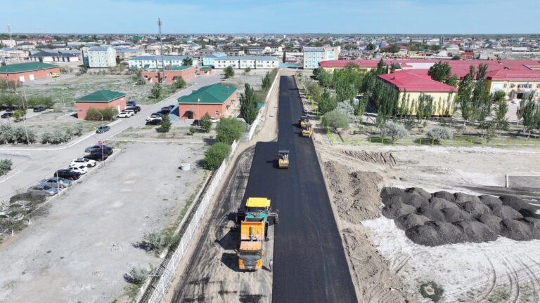 ТАСБӨГЕТ КЕНТІНДЕ ЖОЛ ИНФРАҚҰРЫЛЫМЫН ДАМЫТУ ЖҰМЫСТАРЫ ҚАРҚЫНДЫ ЖҮРГІЗІЛУДЕ