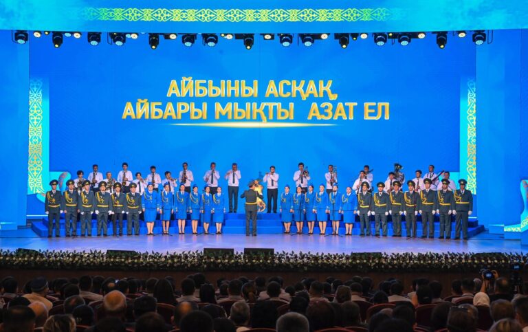 «АЙБЫНЫ АСҚАҚ, АЙБАРЫ МЫҚТЫ АЗАТ ЕЛ» АТТЫ САЛТАНАТТЫ ШАРА ӨТТІ