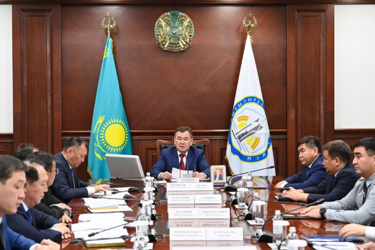 АВИАЦИЯ САЛАСЫН ДАМЫТУ ЖӘНЕ ЦИФРЛАНДЫРУ МӘСЕЛЕЛЕРІ ТАЛҚЫЛАНДЫ