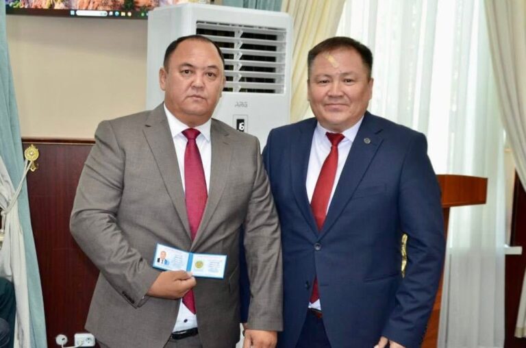АКТИВ ОТЫРЫСЫНДА ЖАҢАДАН САЙЛАНҒАН ӘКІМДЕР ТАНЫСТЫРЫЛДЫ