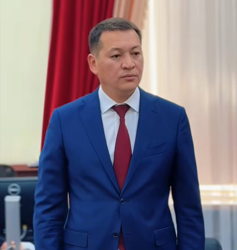 КАДРЛЫҚ ӨЗГЕРІС ТАНЫСТЫРЫЛДЫ
