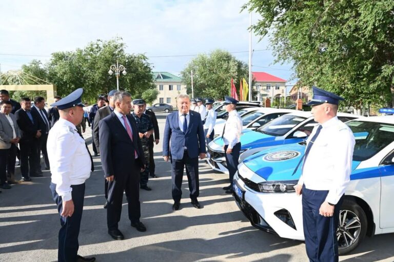 ҚАЗАЛЫ АУДАНДЫҚ ПОЛИЦИЯ БӨЛІМІНЕ ТАБЫСТАЛҒАН ҚЫЗМЕТТІК АВТОКӨЛІКТЕР ТАНЫСТЫРЫЛДЫ
