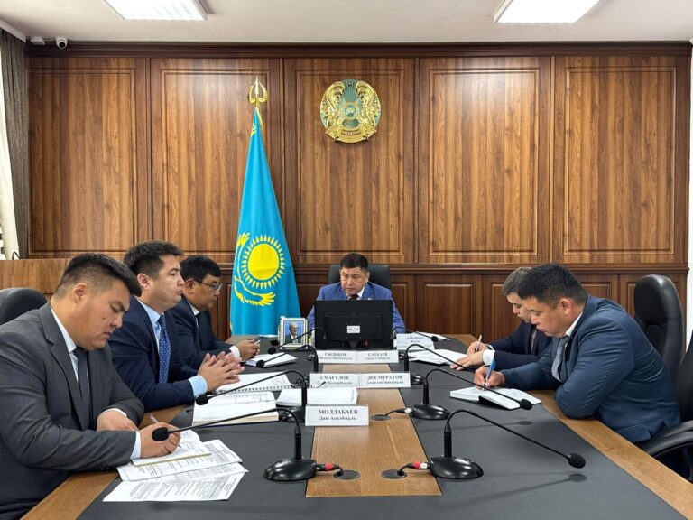 АППАРАТТЫҚ МӘЖІЛІСТЕ БІРҚАТАР МӘСЕЛЕЛЕР ҚАРАЛДЫ