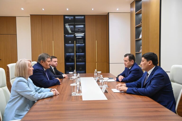 БАЙҚОҢЫР ҚАЛАСЫНДАҒЫ ӘЛЕУМЕТТІК ЖӘНЕ ИНЖЕНЕРЛІК ИНФРАҚҰРЫЛЫМДЫ ЖЕТІЛДІРУ МӘСЕЛЕСІ ҚАРАЛДЫ