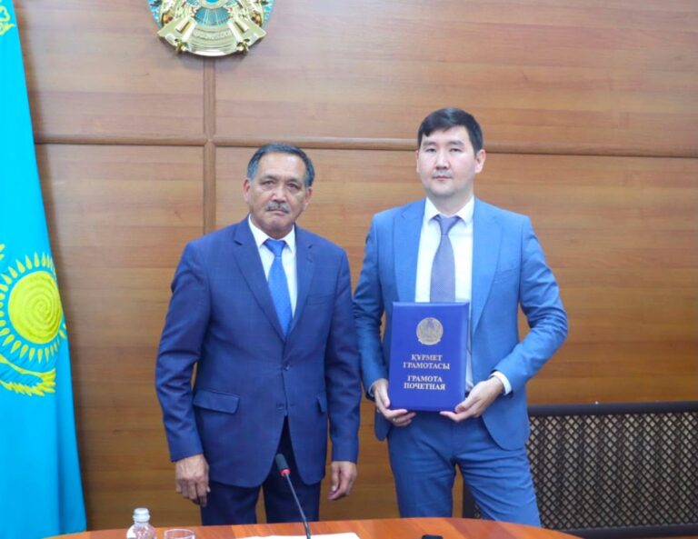 ӘРІПТЕСТЕРІ ДӘУРЕН ЕРКІНҰЛЫН ҚҰРМЕТПЕН ШЫҒАРЫП САЛДЫ
