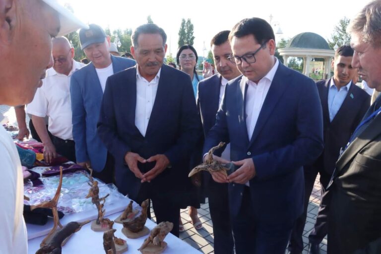 КІТАП КЕРУЕНІ: РУХАНИЯТТЫҢ ЖАҢА БАҒДАРЫ