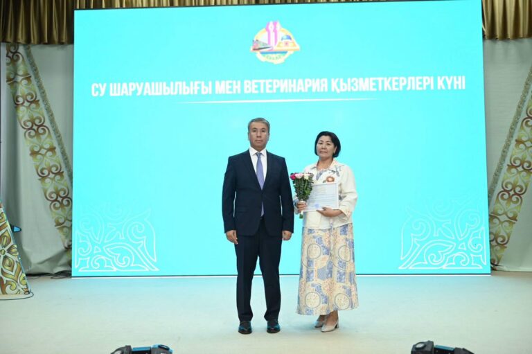 ҚОС САЛАНЫҢ КӘСІБИ МЕРЕКЕСІ АТАЛЫП ӨТІЛДІ