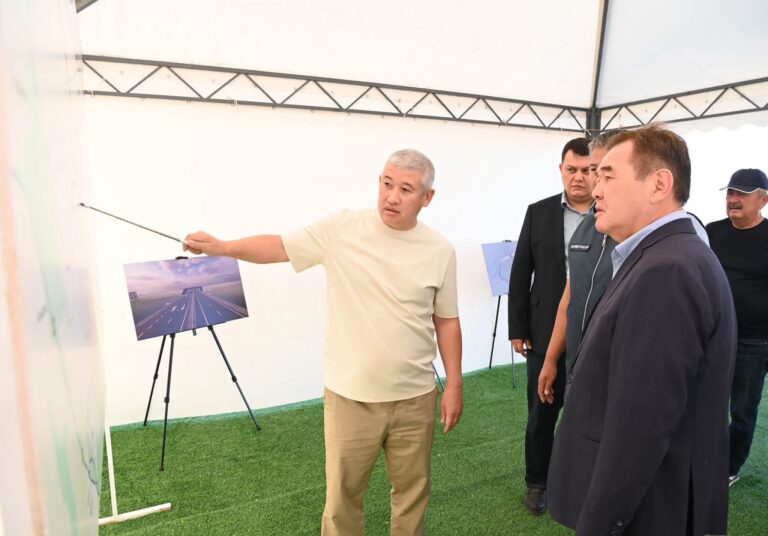 САРАПТАМА: ЖОЛ МЕН ӨНДІРІС – ӨҢІР ЭКОНОМИКАСЫН ӨЗГЕРТЕТІН ЕКІ НЕГІЗГІ ТІРЕК