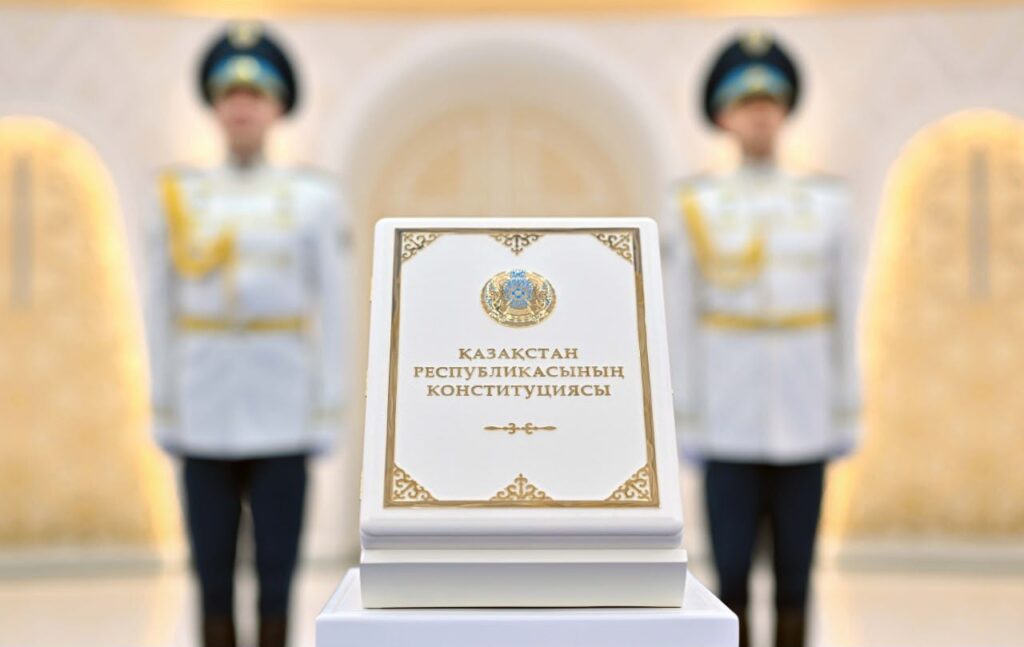 ЕЛ ПРЕЗИДЕНТІ ҚАЗАҚСТАНДЫҚТАРДЫ ҚҰТТЫҚТАДЫ