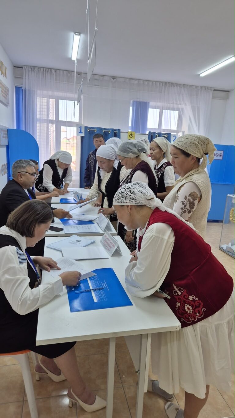 БІР КӨШЕНІҢ ТҰРҒЫНДАРЫ ДАУЫС БЕРДІ