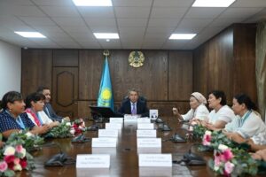 КӨПБАЛАЛЫ АНАЛАРҒА «АЛТЫН АЛҚА» ЖӘНЕ «КҮМІС АЛҚА» ТАБЫСТАЛДЫ