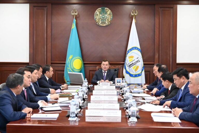 АЛДАҒЫ ҮШ ЖЫЛДЫҚТА ЖҮЗЕГЕ АСЫРЫЛАТЫН МАҢЫЗДЫ ЖОБАЛАР ТАЛҚЫЛАНДЫ