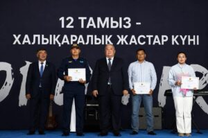 АРАЛ АСПАНЫНДА ЖАСТАРДЫҢ ЖАЛЫНДЫ ҮНІ