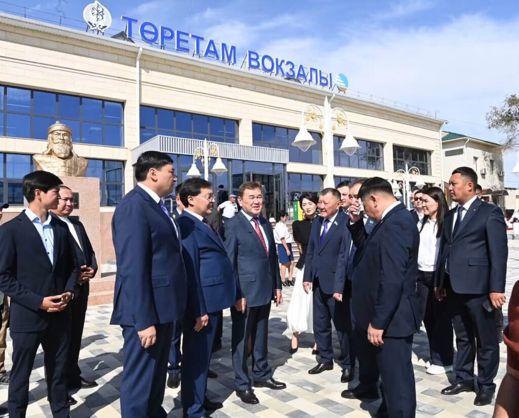 «ТӨРЕТАМ» ТЕМІРЖОЛ ВОКЗАЛЫ :ТОҒЫЗ ЖОЛДЫҢ ТОРАБЫНДАҒЫ МАҢЫЗДЫ НЫСАН ҚАЙТА ЖАҢҒЫРТЫЛДЫ