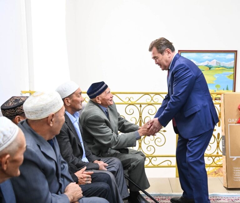 ҚАЗЫНАЛЫ ҚАРТТАРҒА ҚҰРМЕТ КӨРСЕТІЛДІ
