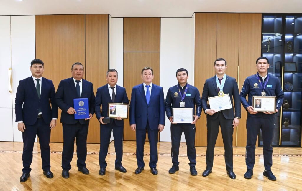 ХАЛЫҚАРАЛЫҚ ЖАРЫСТАРДА ЖЕҢІС ТҰҒЫРЫНАН КӨРІНГЕН СПОРТШЫЛАР МАРАПАТТАЛДЫ